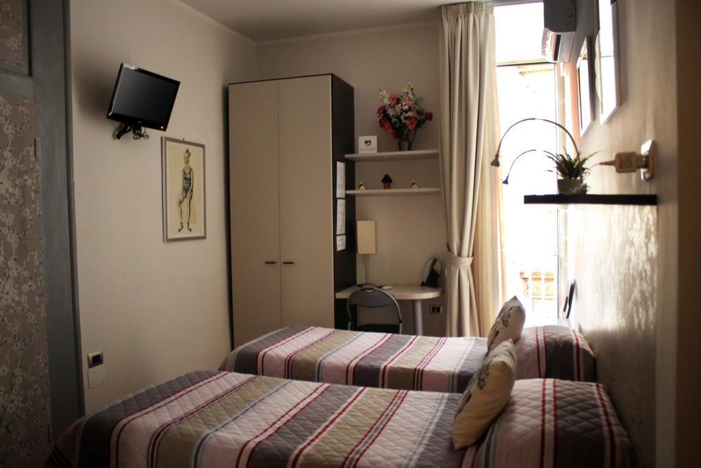 B&B Napoli Plebiscito Habitación foto